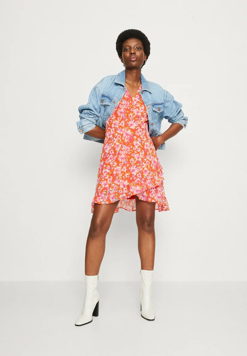 Anna Field VOLANT SHORT DRESS - Freizeitkleid - Red/multicoloured 4 Anna Field VOLANT SHORT DRESS - Freizeitkleid - Red/multicoloured – Bild 2