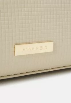 Anna Field Notebooktasche - Beige 11 Anna Field Notebooktasche - Beige -Anna Field Geschäft 79301343a8a34c238e48096ad66f1cda