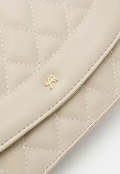Anna Field Clutch - Beige 12 Anna Field Clutch - Beige -Anna Field Geschäft dac9cb08d8264004beb8e4358328cf30
